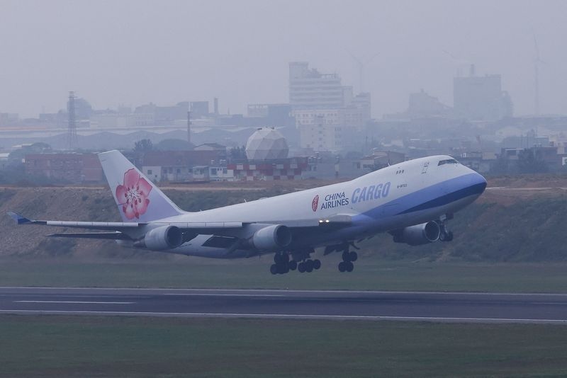 Taiwan's China Airlines orders 14 Boeing 777X planes