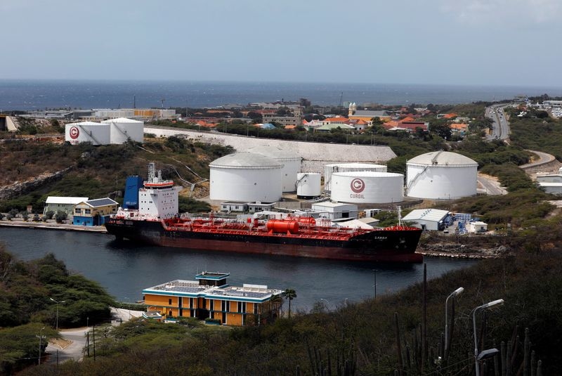 Venezuela's oil exports fell in July as partners awaited US authorizations