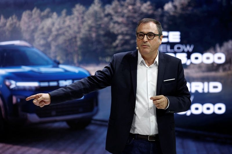 Renault's CEO search may include insider Le Vot, Stellantis' Picat, analysts say