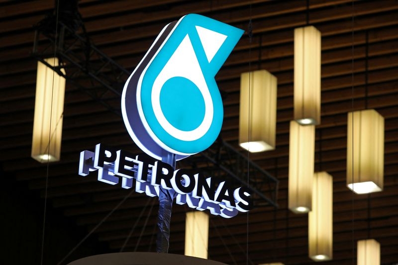 Exclusive-Malaysia's Petronas and Commonwealth LNG in talks for term supply, say sources