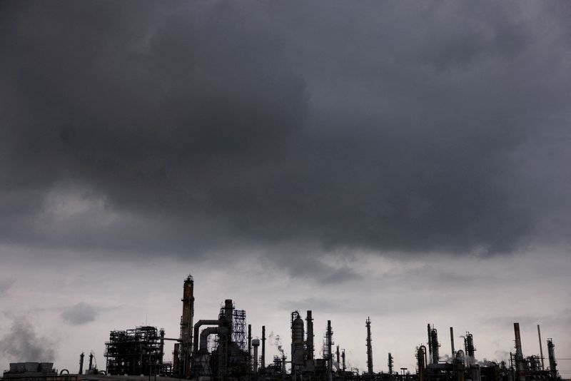 Supply issues, compliance costs drive up California fuel prices, EIA says