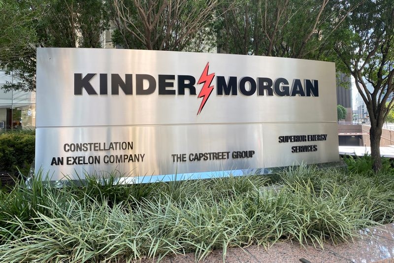 Pipeline operator Kinder Morgan misses first-quarter profit estimates