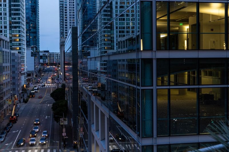 CRE market sentiment dropped by most in Q1 since pandemic, survey finds