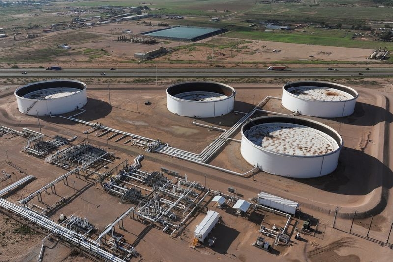 Oil prices fall as market eyes US-Russia talks on Ukraine
