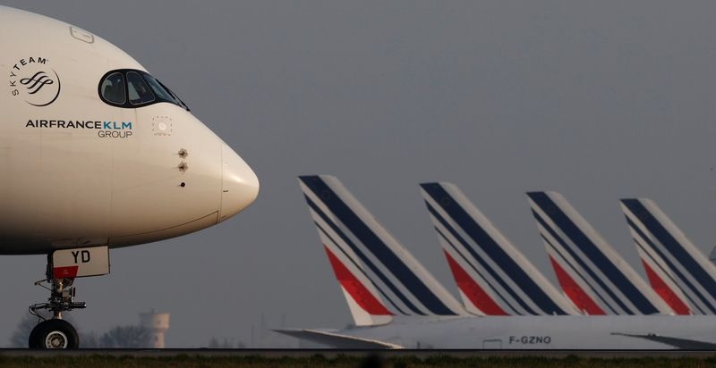 Air France-KLM's Q2 profit rises, helped by premium sales