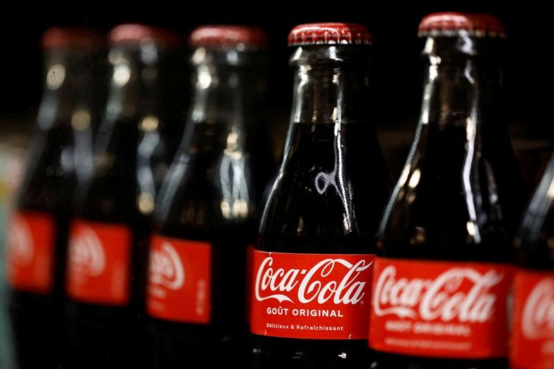 Mexican bottler Arca Continental's Q1 earnings rise, volumes drop