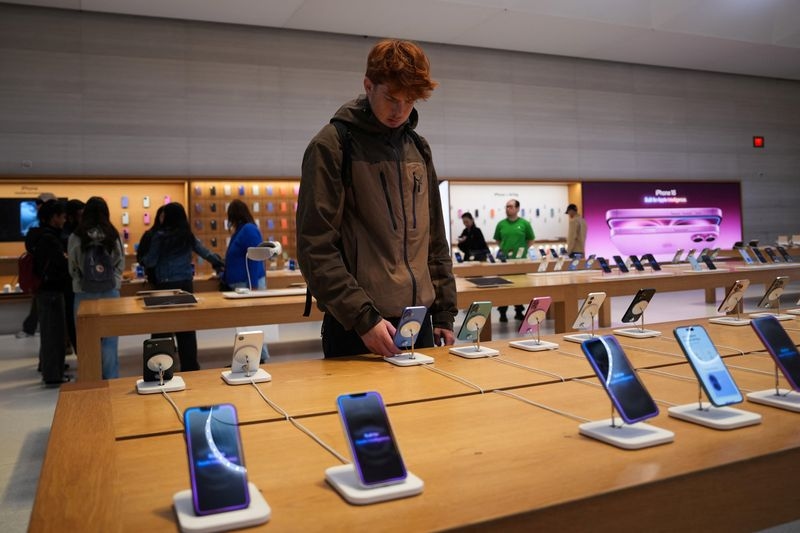Trump's tariff on India to do little to upset iPhone manufacturing plans