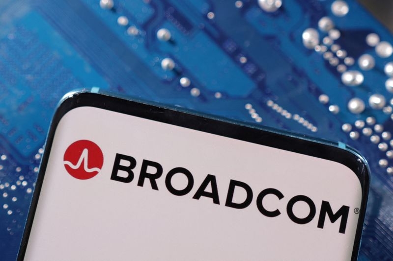 Broadcom shares drop as revenue forecast fails to impress