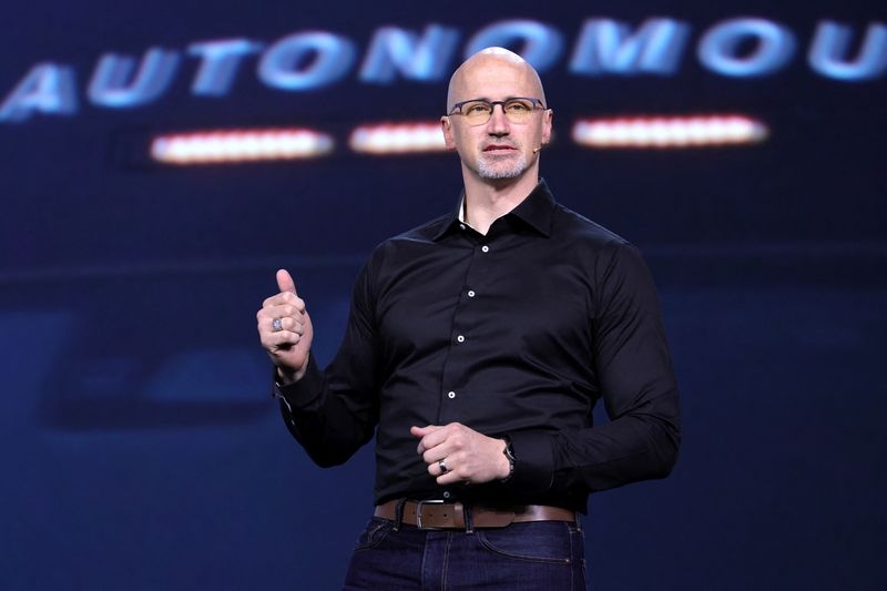 GM hires self-driving company leader as chief product officer