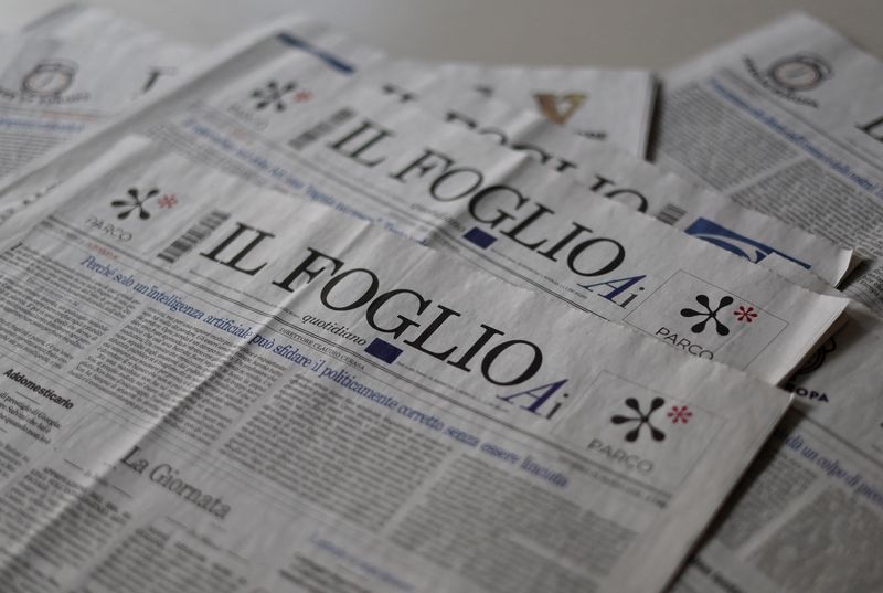 Italian newspaper gives free rein to AI, admires its irony