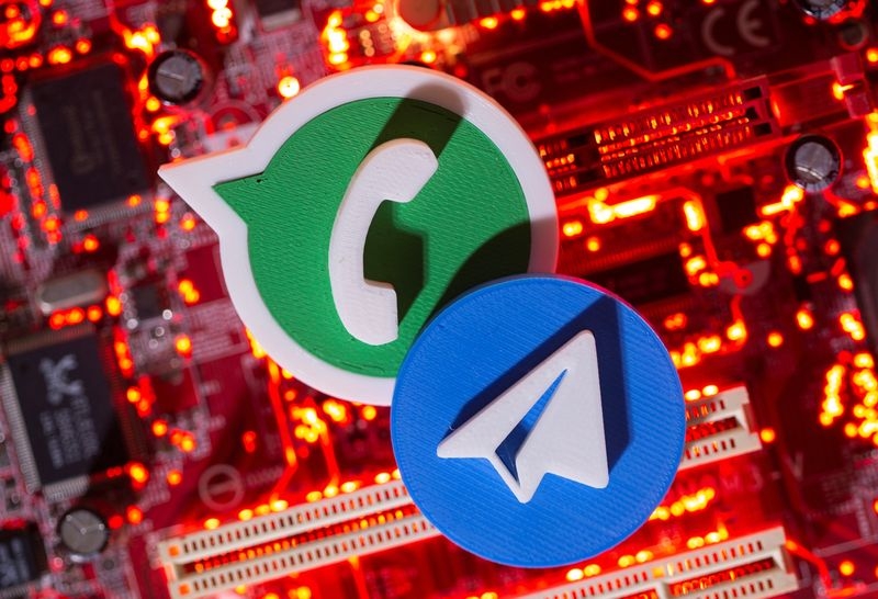 Russian MPs back new state messaging app to combat WhatsApp and Telegram