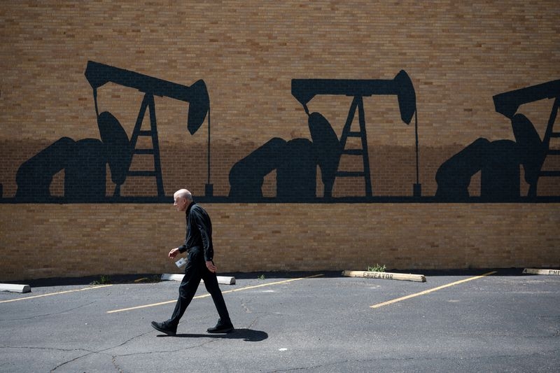 Diamondback says it should be Permian's 'consolidator of choice' as oil outlook dims