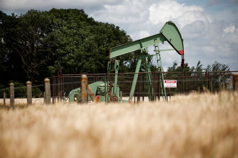 Oil prices rise on signs of faltering US-Iran nuclear talks