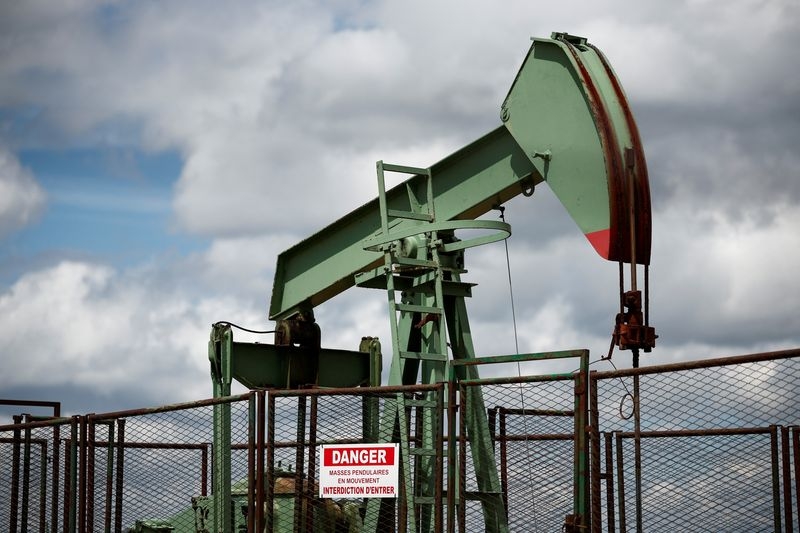 Oil rises as market eyes US-China trade talks, lower US output