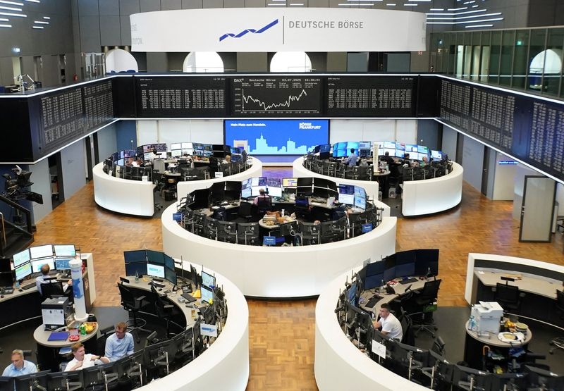 European shares edge lower as US tariff deadline looms