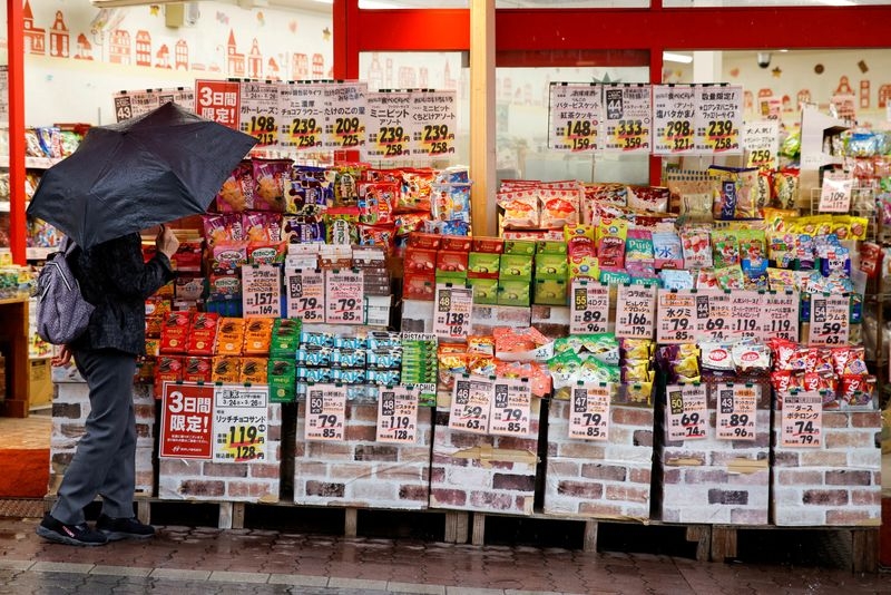 Japan remains cautious on tariff impact in June econ report