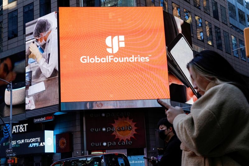 GlobalFoundries forecasts hit by slow smartphone demand recovery, shares fall