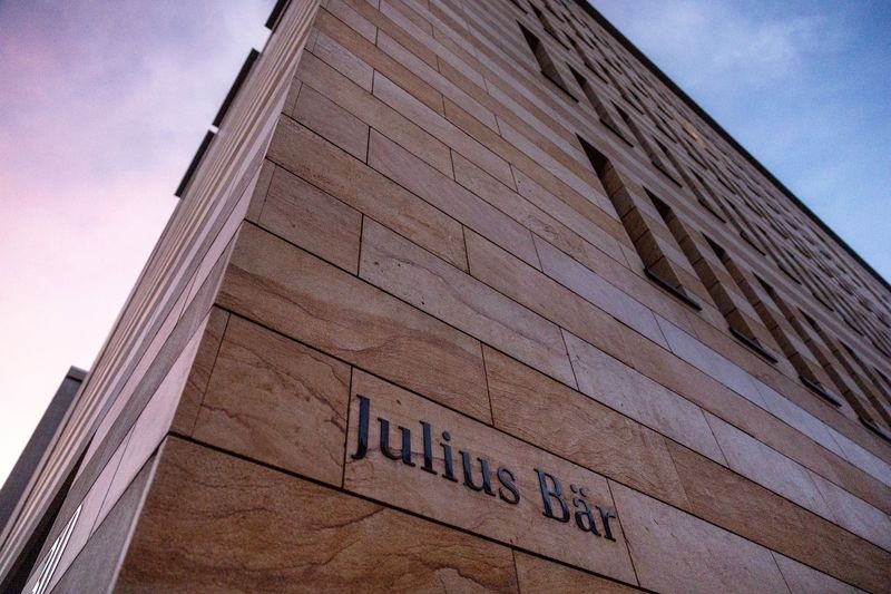 Julius Baer chairman to leave as Signa reckoning widens