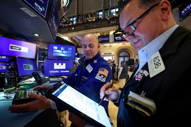 Trading Day-London calling, stocks crawling higher