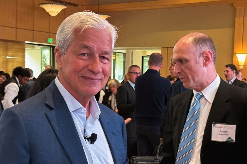 JPMorgan CEO Dimon expects recession and defaults, urges quick progress on trade talks