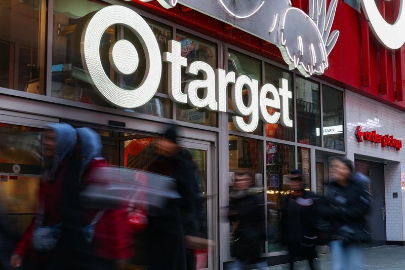 US retailers haggle with suppliers after Trump tariffs