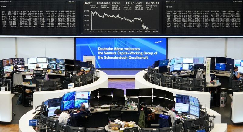 European shares fall on Trump's new tariff threats on EU and Mexico