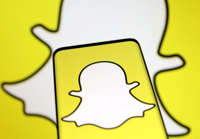 Snap to launch smart glasses for users in 2026 in challenge to Meta