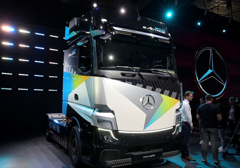 Daimler Truck shares fall after company cuts FY outlook