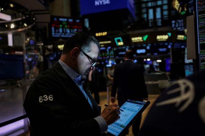 US stock futures dip after sharp rally, focus on Nvidia earnings