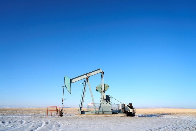 Alberta's wildfires disrupt some 7% of Canada's oil production