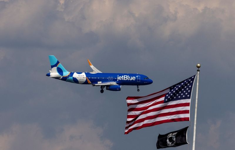 JetBlue not pursuing merger with United Airlines, says CEO