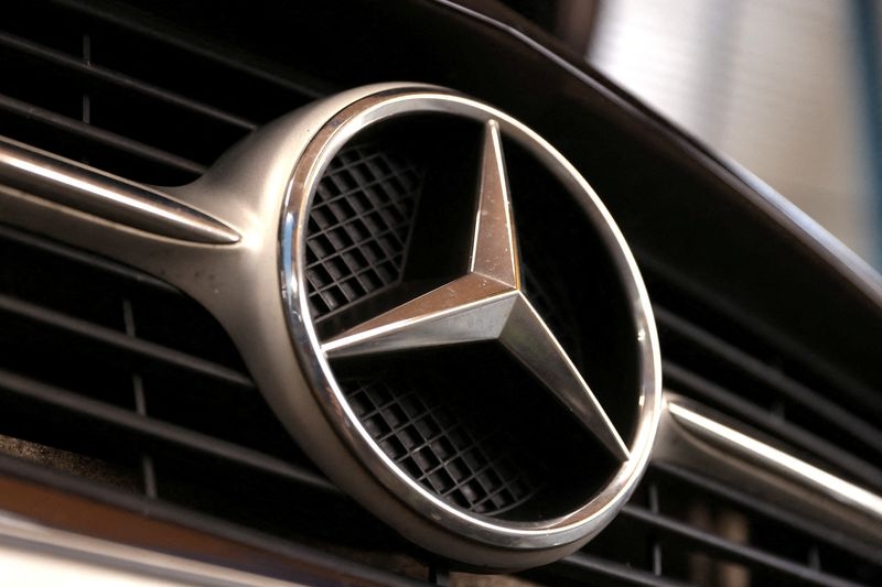 Mercedes-Benz pauses EV deliveries to the US as demand falters