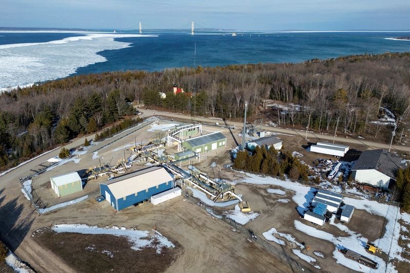 Enbridge beats Q1 profit estimates on Mainline and gas distribution growth