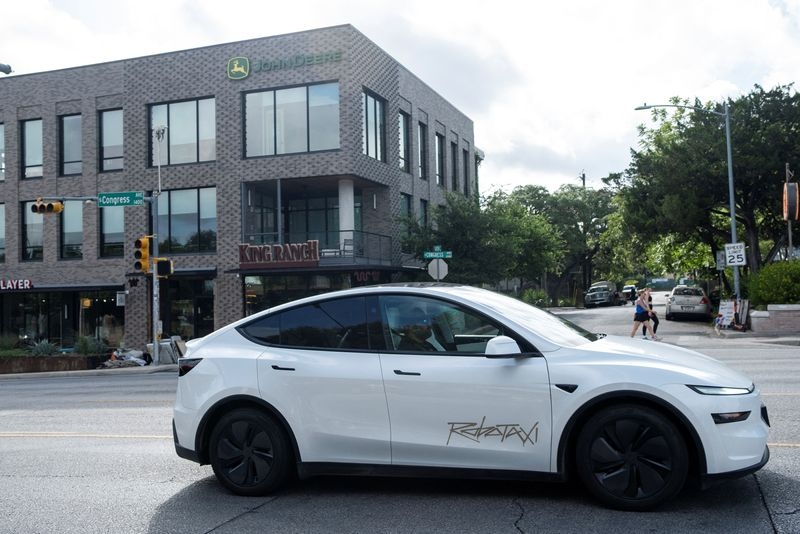 Automakers want US to move faster on self-driving car rules