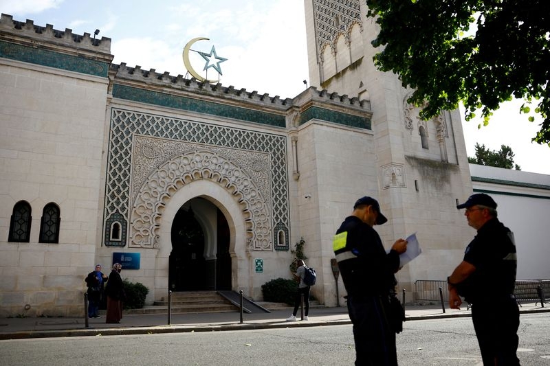 Government-commissioned report says Muslim Brotherhood posing threat to French unity