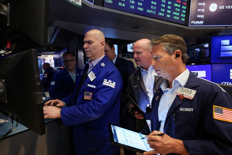 Trading Day: Play it safe, Uncle Sam