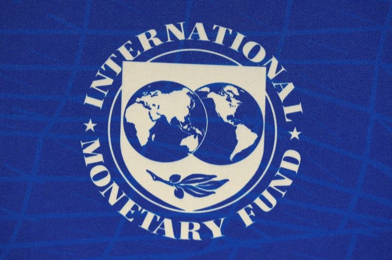 Pakistan says IMF clears loan review, frees $1 billion