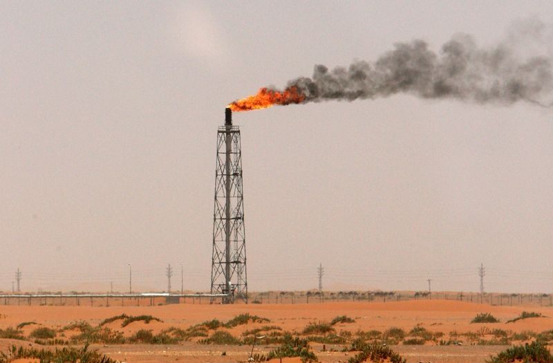Oil prices heading for 1% weekly gain on U.S.-China trade detente