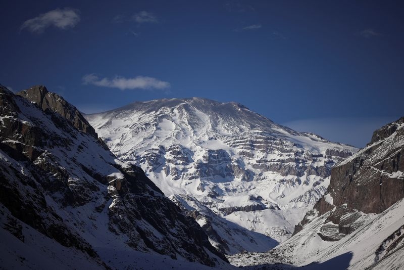 Warming climate, volcanos raise risk of ice falls on Chile's glaciers