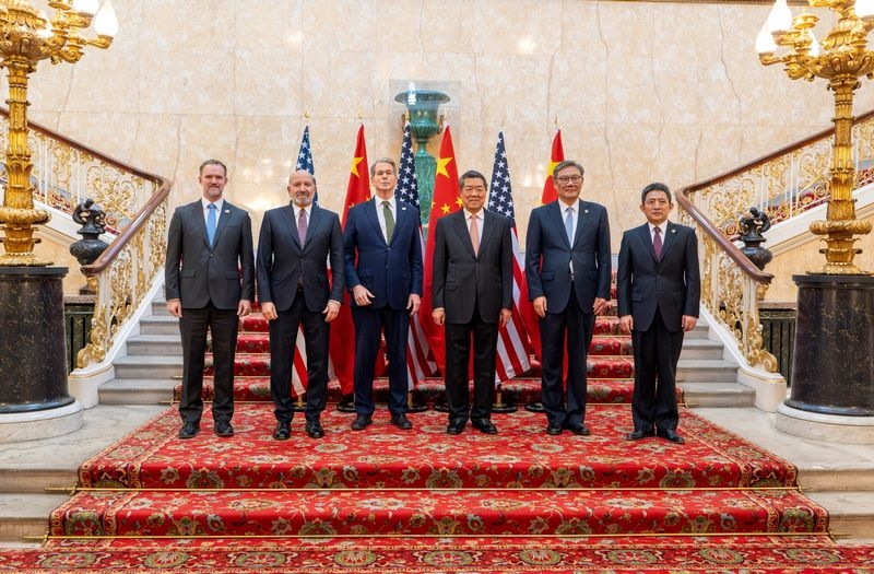 US-China trade talks to resume for a second day