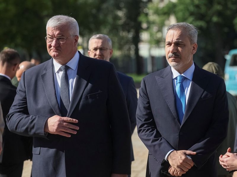 Ukraine keeps Russia guessing over participation in June 2 peace talks