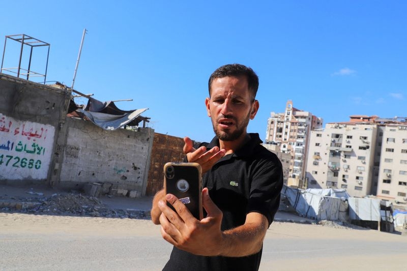 Deaf Palestinian uses social media to highlight Gaza's struggles through sign language