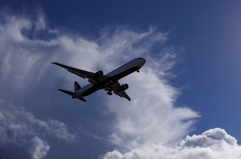 FAA says it's investigating reported engine issue on Delta flight