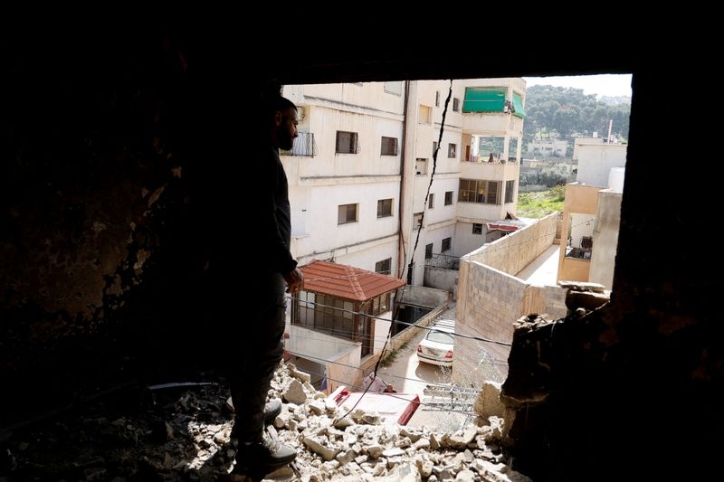 Israeli forces kill West Bank Hamas commander