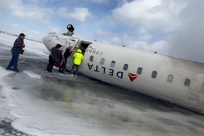 Fast descent warning triggered on Delta jet that went belly-up on landing in Toronto