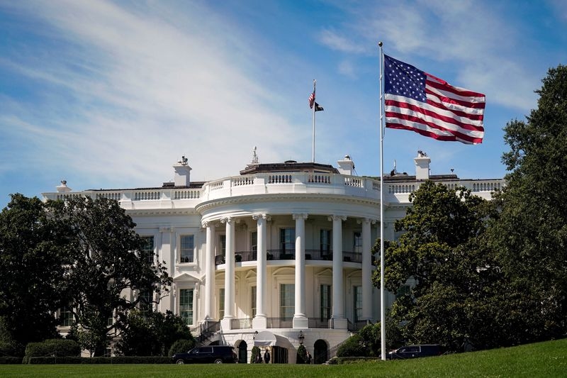 White House preparing order to fine banks for dropping customers for political reasons, WSJ reports