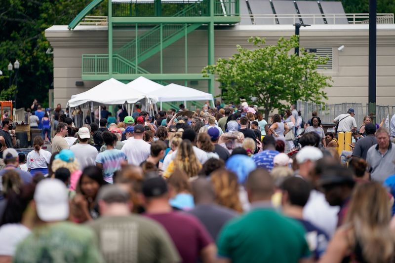 US weekly jobless claims rise for second straight week