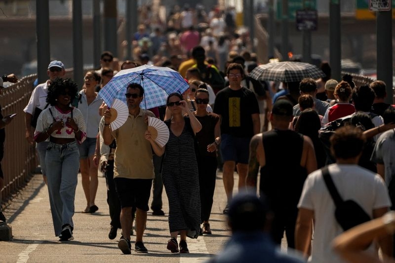 Trump directs Commerce Department to create new US Census