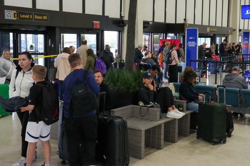 Newark's airport chaos frustrates carriers, worries travelers