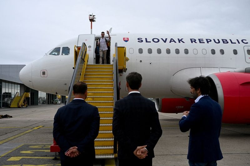 Flights with evacuees from Israel arrive in Slovakia and Czech Republic